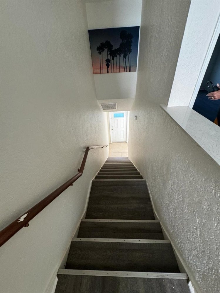 2 chambres duplex à louer à Miami, Miami-Dade, Florida, USA № 613577