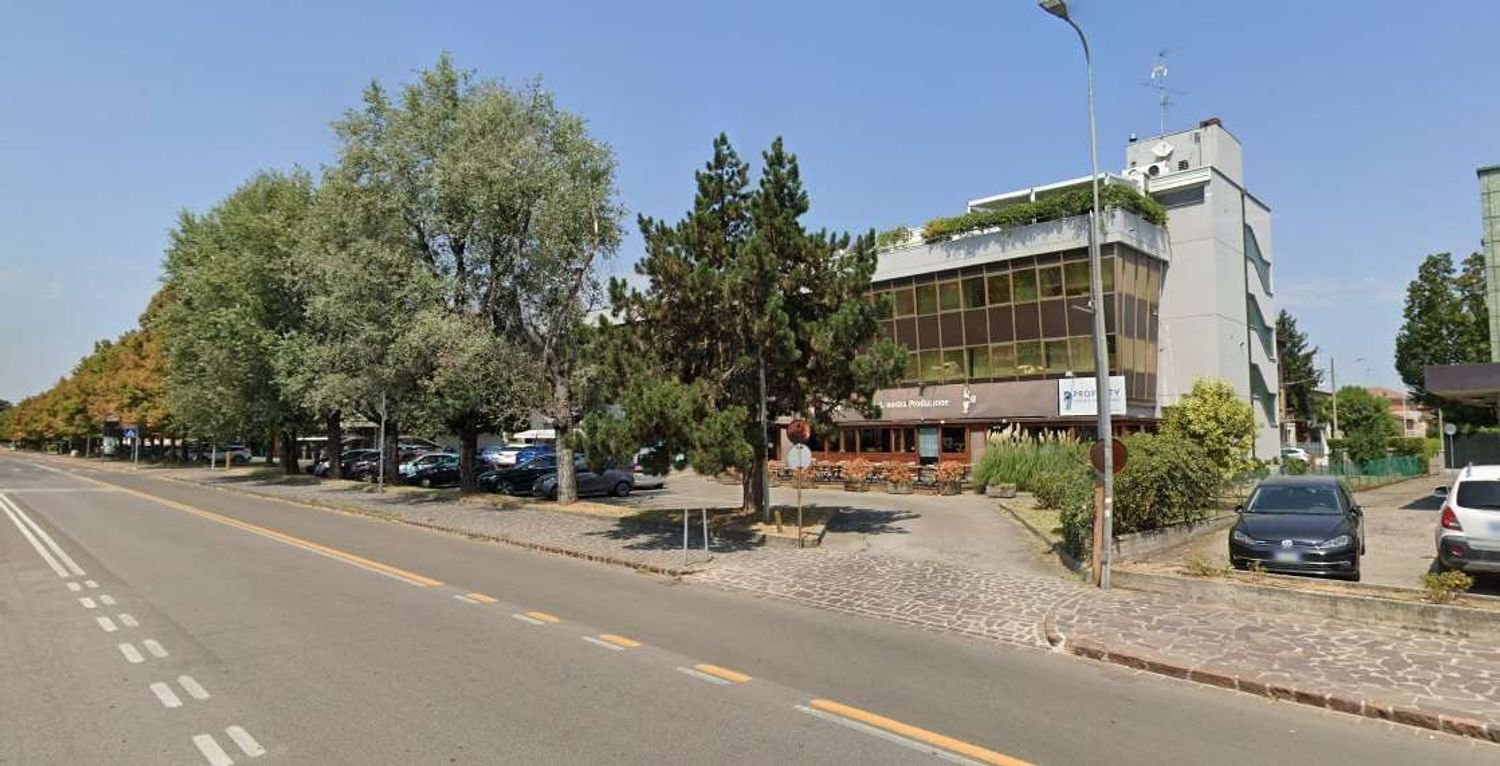 Bureau à Carpi, Italy 98m² No. 402493