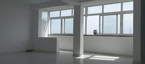 3 bedrooms Apartment in Cascais, Portugal No. 66982 3