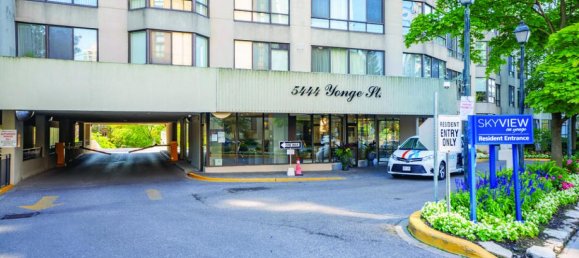 3 bedrooms Condo in Toronto, Canada No. 727 2