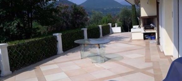 4 bedrooms Villa in Salò, Italy No. 118639 12