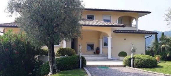 4 bedrooms Villa in Salò, Italy No. 118639 4