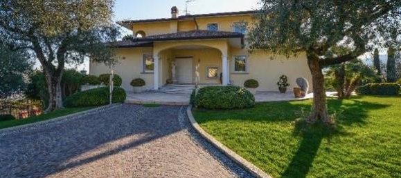 4 bedrooms Villa in Salò, Italy No. 118639 3
