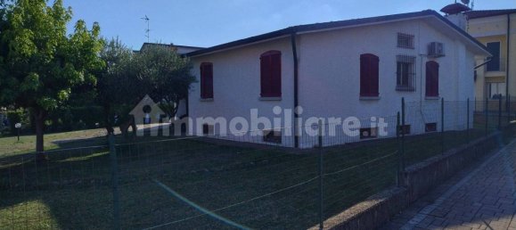Villa de 3 dormitorios en Creazzo, Italy No. 279956 3