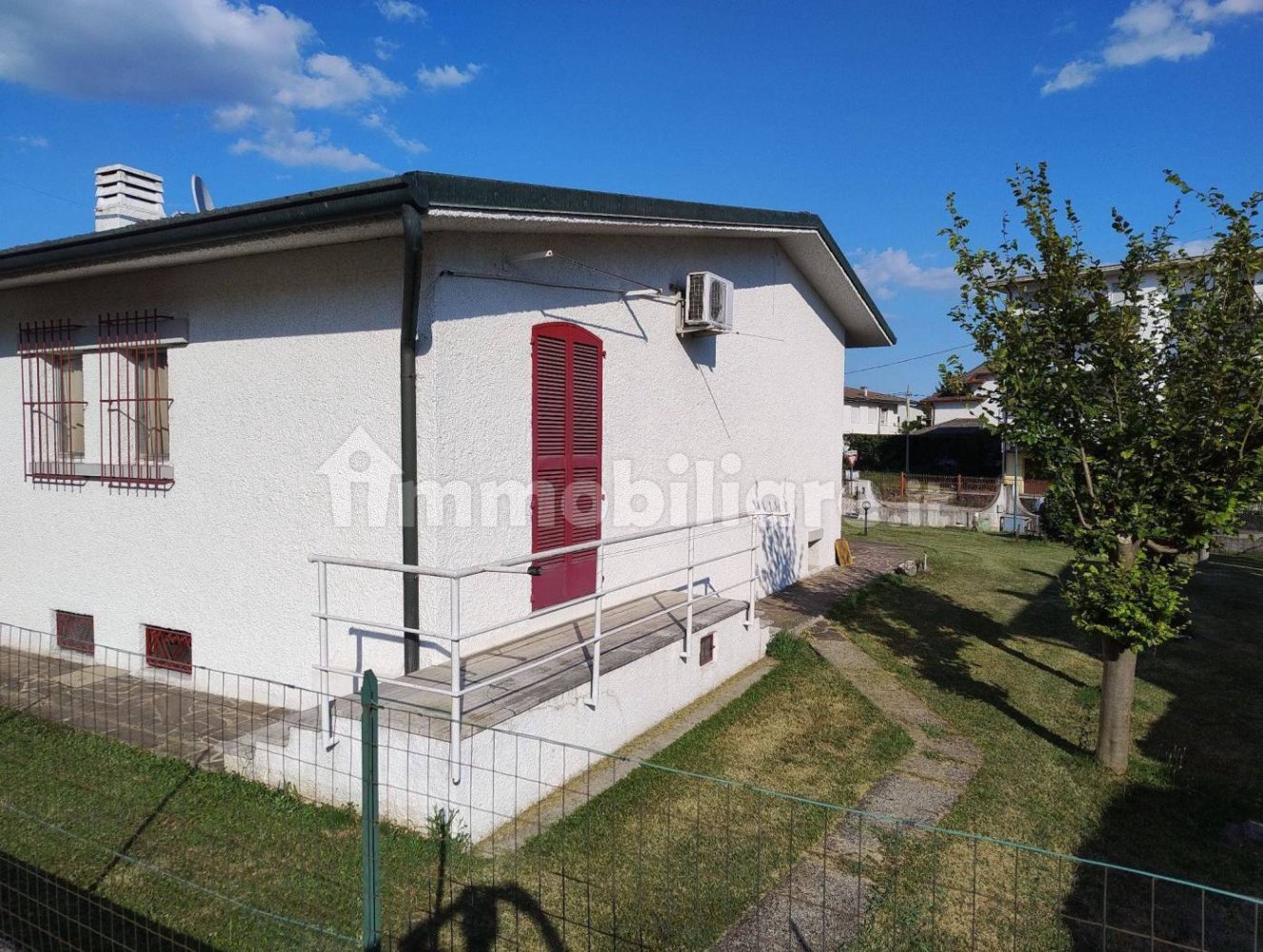 Villa de 3 dormitorios en Creazzo, Italy No. 279956