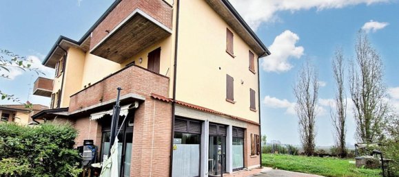 119m² Commercial property in Bagnolo in Piano, Italy No. 371940 10