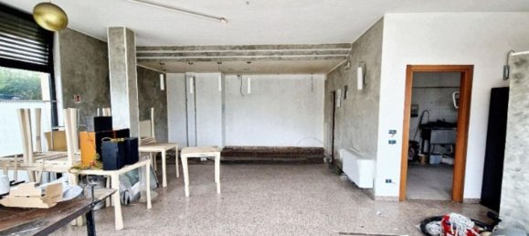 119m² Commercial property in Bagnolo in Piano, Italy No. 371940 5