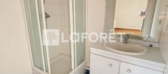 1 bedroom Apartment in Villejuif, France No. 162523 8
