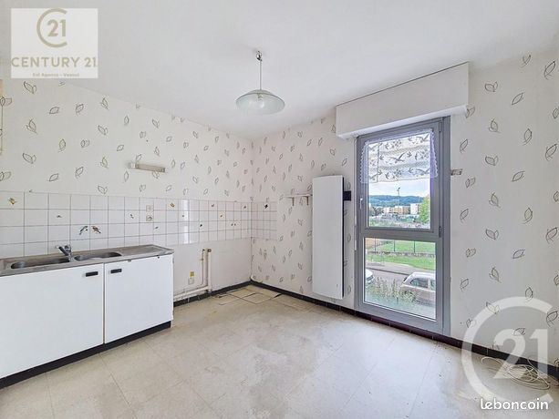 3 bedrooms Apartment in Vesoul, France No. 307509