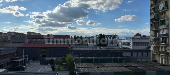 2 bedrooms Apartment in Turin, Italy No. 320127 28