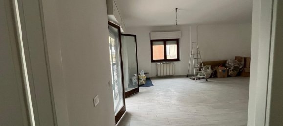 Квартира с 3 комнатами в Помеция, Италия № 46322 7