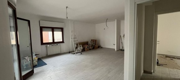 Квартира с 3 комнатами в Помеция, Италия № 46322 6