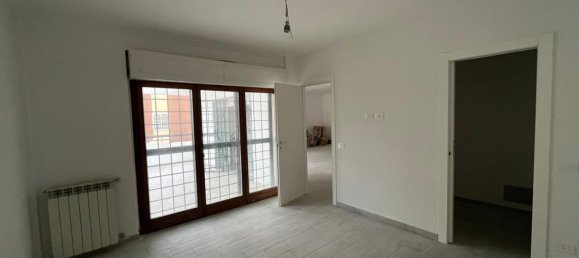 Квартира с 3 комнатами в Помеция, Италия № 46322 10