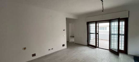 Квартира с 3 комнатами в Помеция, Италия № 46322 5