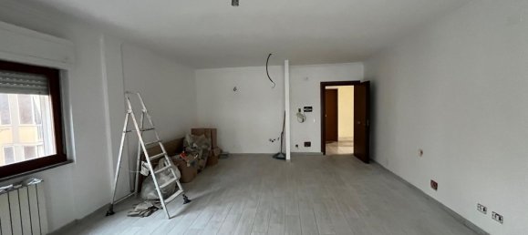 Квартира с 3 комнатами в Помеция, Италия № 46322 3