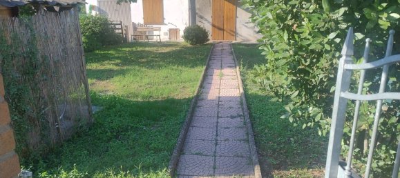 5 bedrooms House in Roccabianca, Italy No. 358371 21