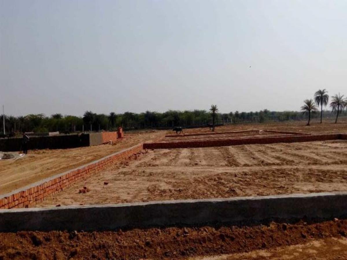 Grundstück in Noida, India, Nr. 65424