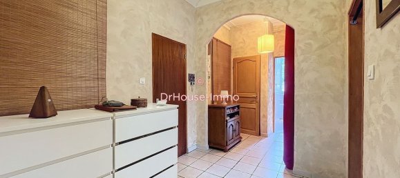 2 bedrooms Apartment in Etrechy, France No. 174520 3