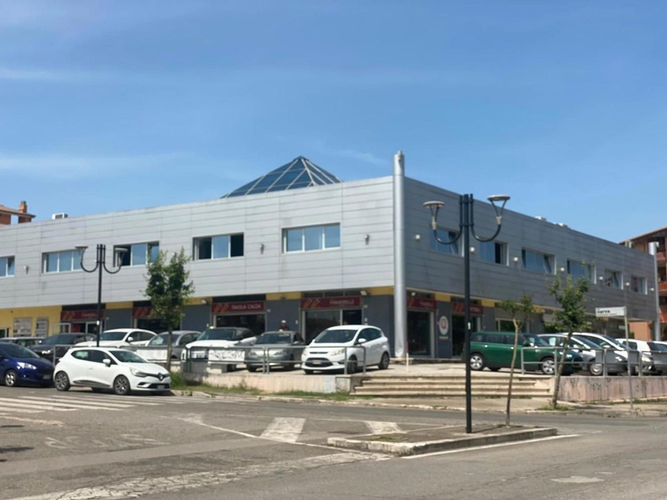 68m² Office in Aprilia, Italy No. 151174