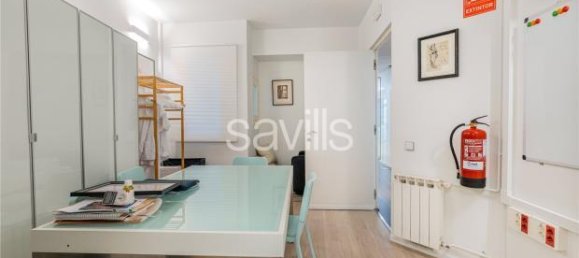 Apartamento de 3 dormitorios en Barcelona, Spain No. 182322 3