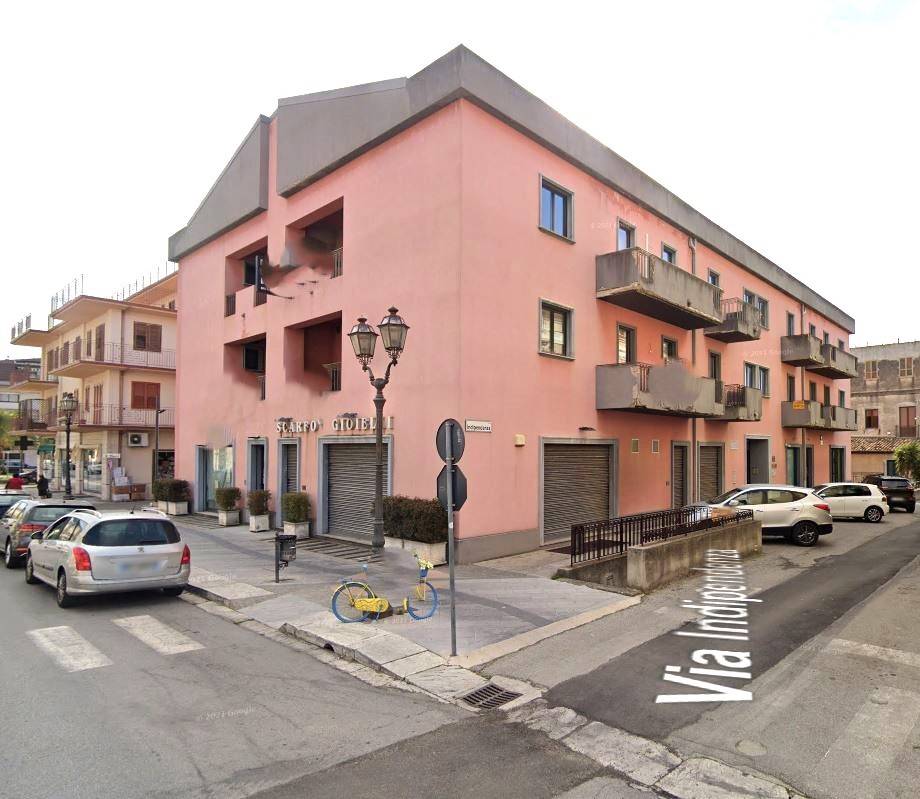 4 rooms Office in Siderno, Italy No. 211233