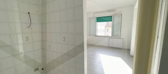 3 rooms Apartment in Molfetta, Italy No. 20455 8