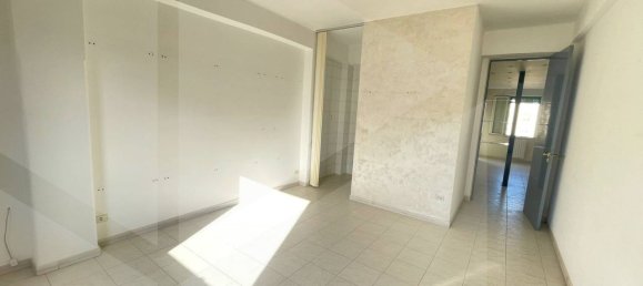 3 rooms Apartment in Molfetta, Italy No. 20455 9