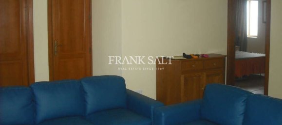 2 bedrooms Penthouse in Saint Julian's, Malta No. 3704 2