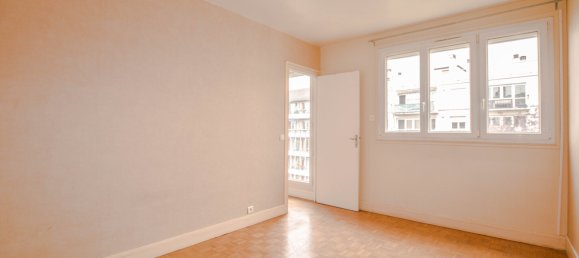 1 bedroom Apartment in Courbevoie, France No. 167411 5