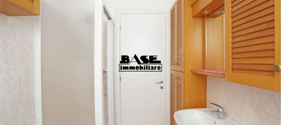 8 rooms Villa in Vertemate con Minoprio, Italy No. 3012 24