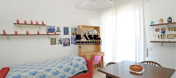 8 rooms Villa in Vertemate con Minoprio, Italy No. 3012 17