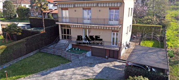 8 rooms Villa in Vertemate con Minoprio, Italy No. 3012 3