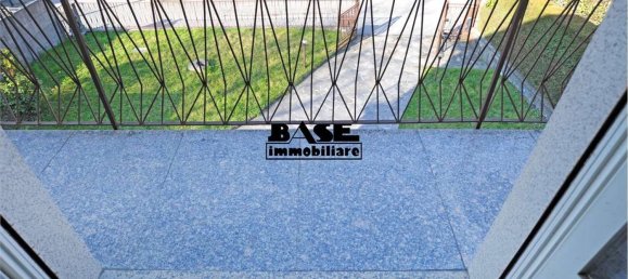 8 rooms Villa in Vertemate con Minoprio, Italy No. 3012 31