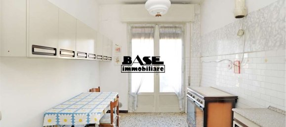 8 rooms Villa in Vertemate con Minoprio, Italy No. 3012 32