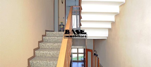 8 rooms Villa in Vertemate con Minoprio, Italy No. 3012 39