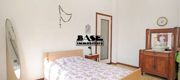 8 rooms Villa in Vertemate con Minoprio, Italy No. 3012 36