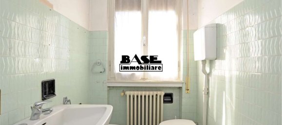 8 rooms Villa in Vertemate con Minoprio, Italy No. 3012 38