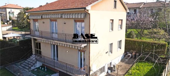 8 rooms Villa in Vertemate con Minoprio, Italy No. 3012 9
