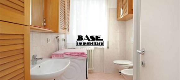 8 rooms Villa in Vertemate con Minoprio, Italy No. 3012 23