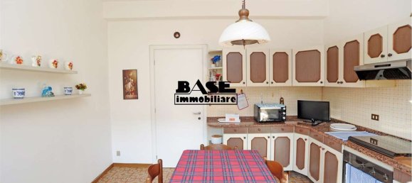 8 rooms Villa in Vertemate con Minoprio, Italy No. 3012 16
