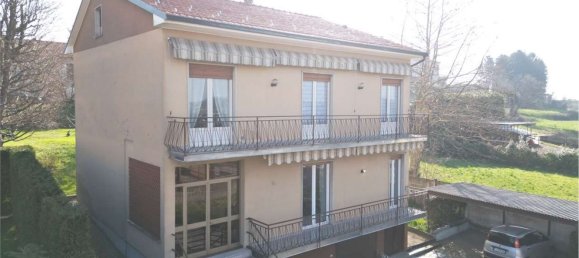 8 rooms Villa in Vertemate con Minoprio, Italy No. 3012 2