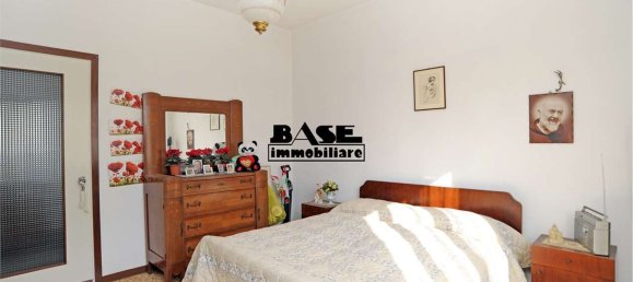 8 rooms Villa in Vertemate con Minoprio, Italy No. 3012 34