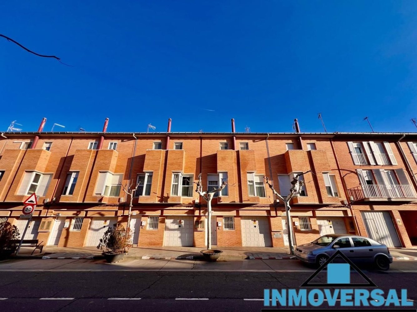 3 bedrooms House in Alagon, Spain No. 62006