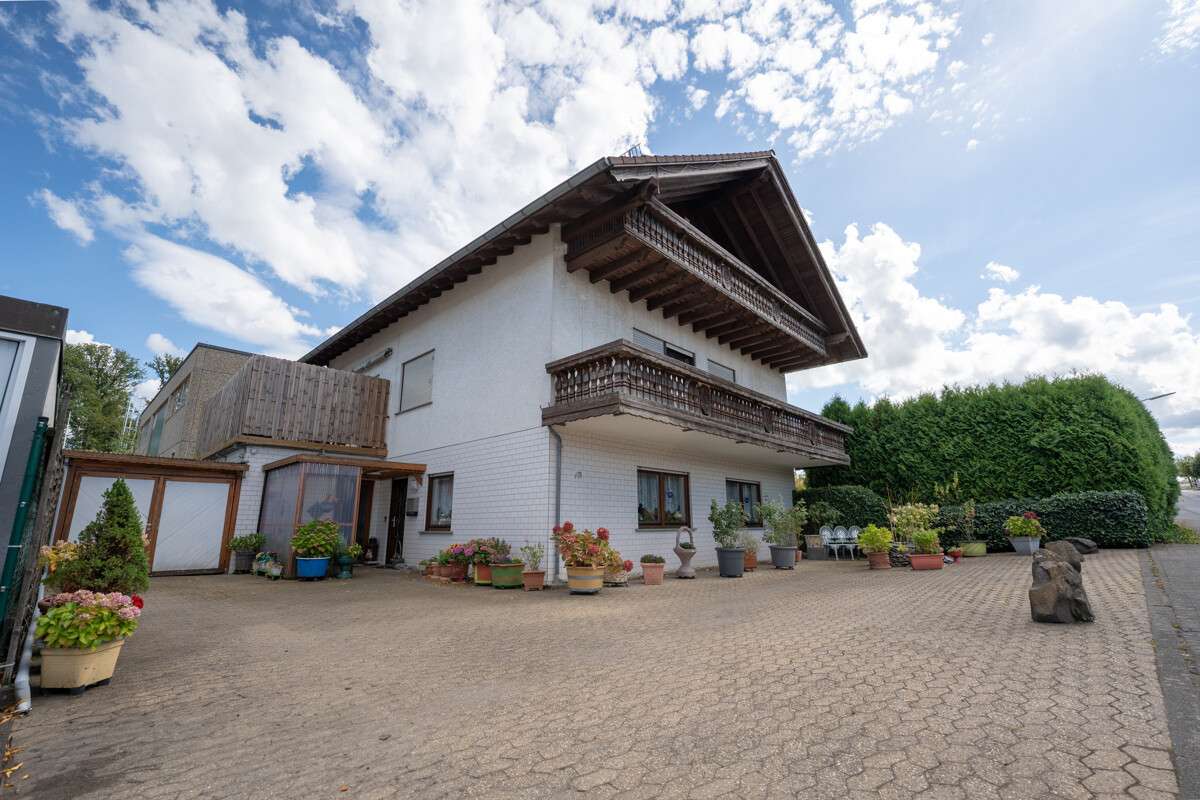 7-Zimmer Gebäude in Altenkirchen, Germany, Nr. 268038