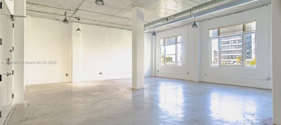 1 dormitorio propiedad comercial en alquiler en Miami, Miami-Dade, Florida, USA № 615854 3