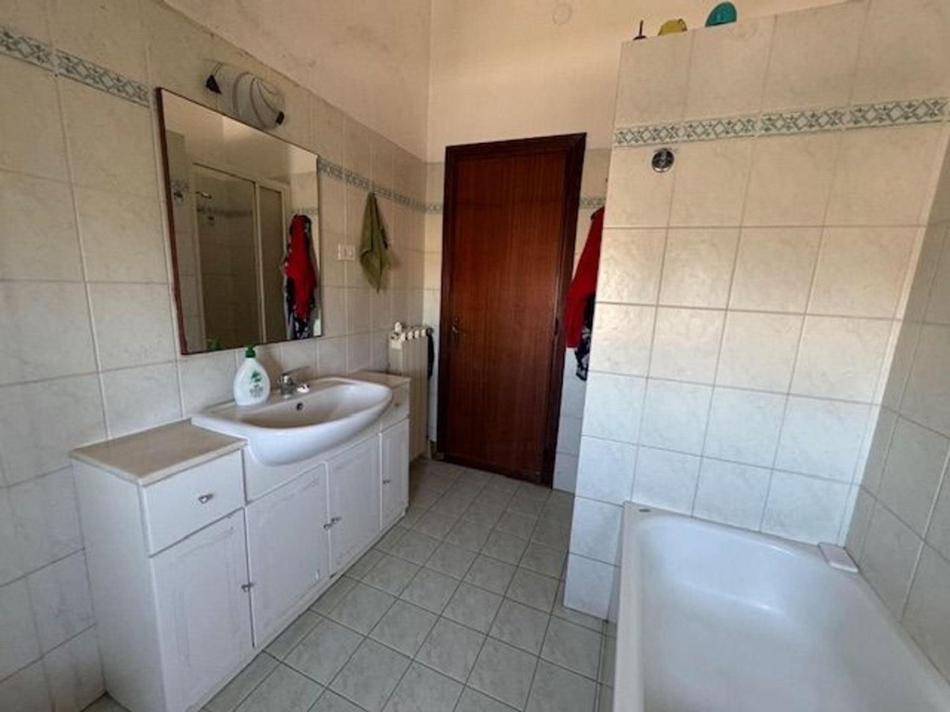 Квартира с 5 комнатами в Априлия, Италия № 155172