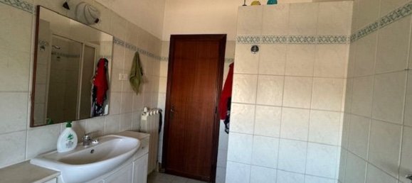 Квартира с 5 комнатами в Априлия, Италия № 155172 8