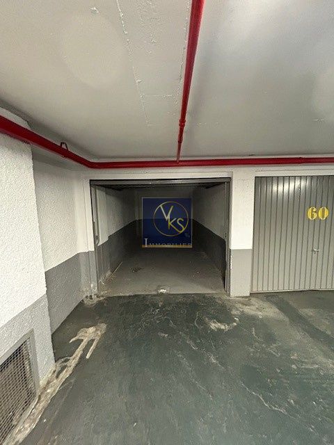 8m² Parking in Paris, France No. 344493