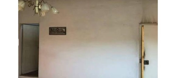 3 bedrooms Apartment in Pistoia, Italy No. 252782 5