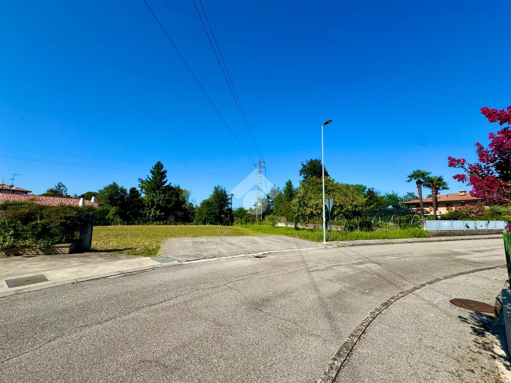 Terrain à Pordenone, Italy 1145m² No. 359937